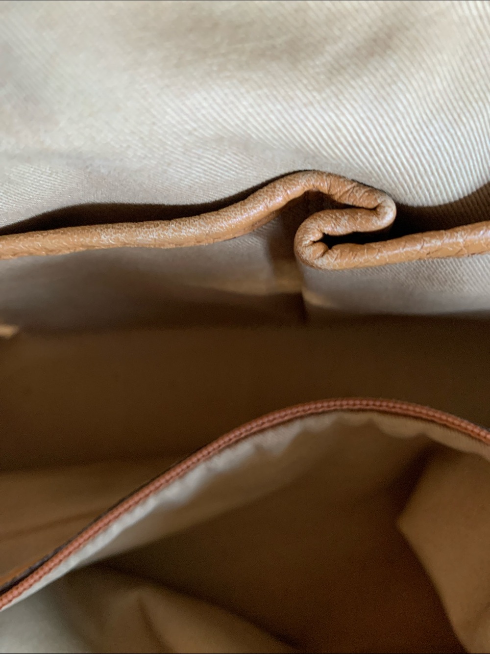 MCM Cognac handbag with lock and key - Picture 14 of 14